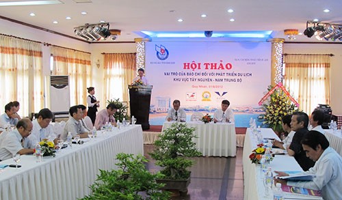 Hội thảo khoa học về phát triển kinh tế - xã hội vùng Nam Trung bộ - Tây Nguyên  - ảnh 1